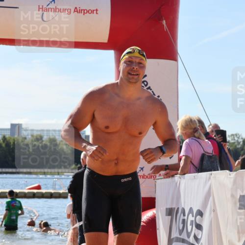 07.09.2025 - 19. Norderstedt Triathlon Luisa Fischer http://msf.ph/oto/8765771 07.09.2025 12:36:52 Schwimmen 270, 321, 323, 329, 330 meine-sportfotos.de