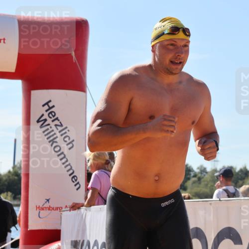 07.09.2025 - 19. Norderstedt Triathlon Luisa Fischer http://msf.ph/oto/8765779 07.09.2025 12:36:53 Schwimmen 270, 321, 323, 329, 330 meine-sportfotos.de