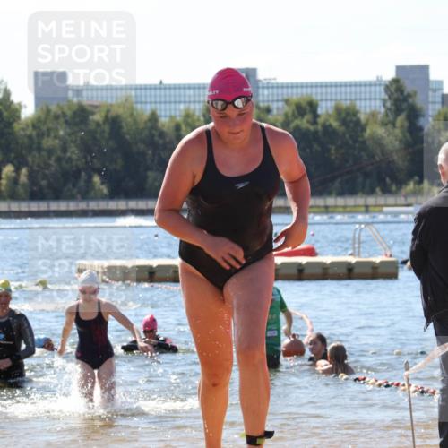 07.09.2025 - 19. Norderstedt Triathlon Luisa Fischer http://msf.ph/oto/8765800 07.09.2025 12:36:56 Schwimmen 270, 321, 323, 329, 330, 333 meine-sportfotos.de