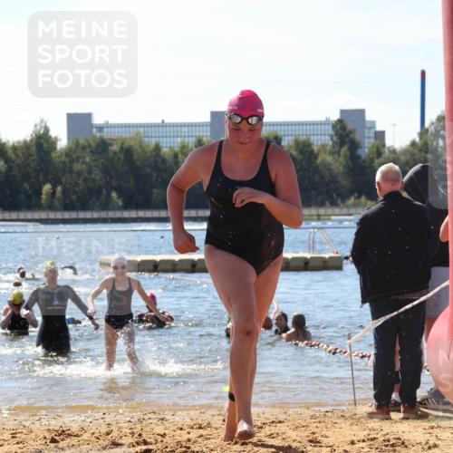 07.09.2025 - 19. Norderstedt Triathlon Luisa Fischer http://msf.ph/oto/8765807 07.09.2025 12:36:56 Schwimmen 270, 321, 323, 329, 330, 333 meine-sportfotos.de