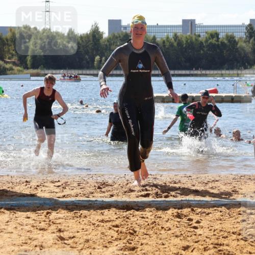 07.09.2025 - 19. Norderstedt Triathlon Luisa Fischer http://msf.ph/oto/8765877 07.09.2025 12:37:03 Schwimmen 313, 321, 330, 333, 343, 804 meine-sportfotos.de