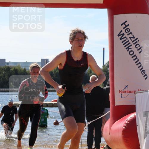 07.09.2025 - 19. Norderstedt Triathlon Luisa Fischer http://msf.ph/oto/8765916 07.09.2025 12:37:07 Schwimmen 313, 321, 333, 343, 804 meine-sportfotos.de