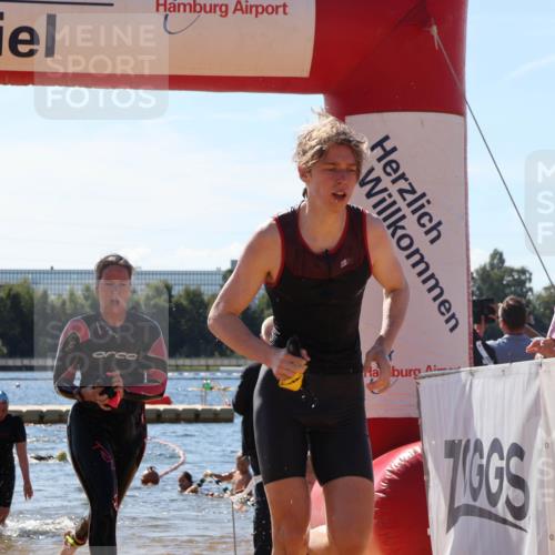 07.09.2025 - 19. Norderstedt Triathlon Luisa Fischer http://msf.ph/oto/8765919 07.09.2025 12:37:07 Schwimmen 313, 321, 333, 343, 804 meine-sportfotos.de