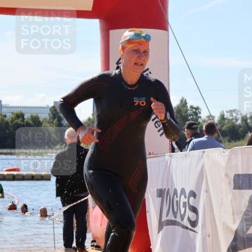 07.09.2025 - 19. Norderstedt Triathlon Luisa Fischer http://msf.ph/oto/8766112 07.09.2025 12:37:46 Schwimmen 341, 347, 358, 360 meine-sportfotos.de