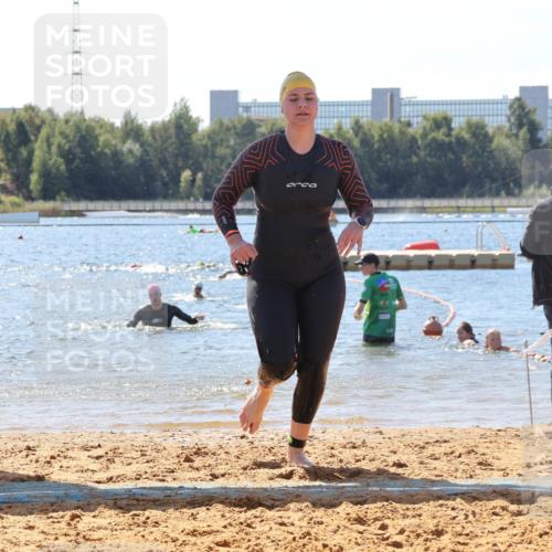 07.09.2025 - 19. Norderstedt Triathlon Luisa Fischer http://msf.ph/oto/8766141 07.09.2025 12:37:49 Schwimmen 341, 358, 360 meine-sportfotos.de