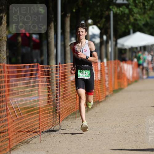 07.09.2025 - 19. Norderstedt Triathlon Michael Strokosch http://msf.ph/oto/8766145 07.09.2025 10:49:51 Laufen 92, 664, 1118 meine-sportfotos.de