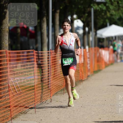 07.09.2025 - 19. Norderstedt Triathlon Michael Strokosch http://msf.ph/oto/8766153 07.09.2025 10:49:52 Laufen 92, 664, 1118 meine-sportfotos.de
