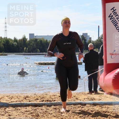 07.09.2025 - 19. Norderstedt Triathlon Luisa Fischer http://msf.ph/oto/8766156 07.09.2025 12:37:50 Schwimmen 341, 358, 360 meine-sportfotos.de