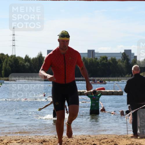 07.09.2025 - 19. Norderstedt Triathlon Luisa Fischer http://msf.ph/oto/8766199 07.09.2025 12:38:12 Schwimmen 298, 316, 357 meine-sportfotos.de
