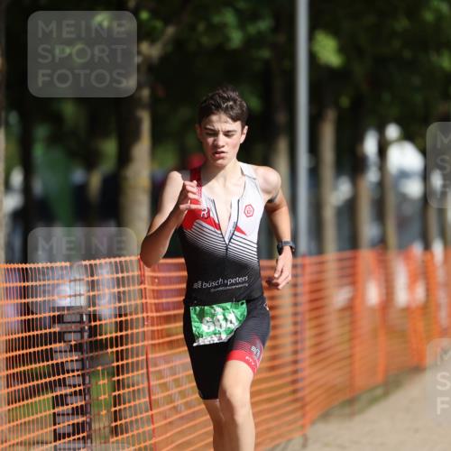 07.09.2025 - 19. Norderstedt Triathlon Michael Strokosch http://msf.ph/oto/8766200 07.09.2025 10:49:53 Laufen 92, 664, 1118 meine-sportfotos.de