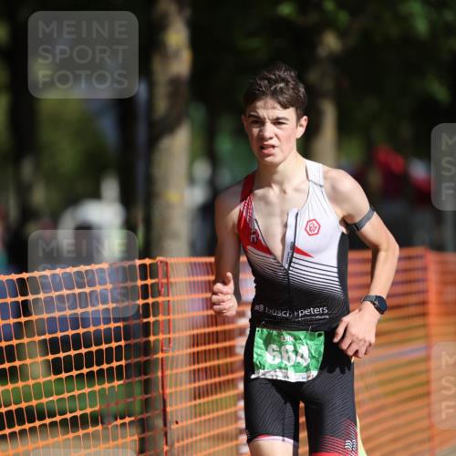 07.09.2025 - 19. Norderstedt Triathlon Michael Strokosch http://msf.ph/oto/8766217 07.09.2025 10:49:53 Laufen 92, 664, 1118 meine-sportfotos.de
