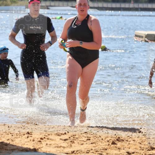 07.09.2025 - 19. Norderstedt Triathlon Luisa Fischer http://msf.ph/oto/8766243 07.09.2025 12:38:45 Schwimmen 320, 352, 1352 meine-sportfotos.de