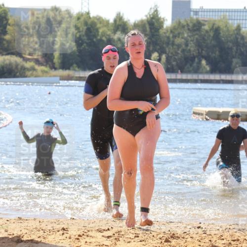 07.09.2025 - 19. Norderstedt Triathlon Luisa Fischer http://msf.ph/oto/8766255 07.09.2025 12:38:46 Schwimmen 320, 352 meine-sportfotos.de