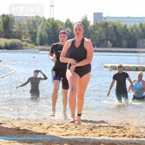 07.09.2025 - 19. Norderstedt Triathlon Luisa Fischer http://msf.ph/oto/8766260 07.09.2025 12:38:47 Schwimmen 320, 352 meine-sportfotos.de