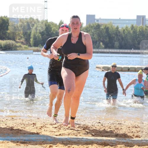 07.09.2025 - 19. Norderstedt Triathlon Luisa Fischer http://msf.ph/oto/8766268 07.09.2025 12:38:47 Schwimmen 320, 352 meine-sportfotos.de