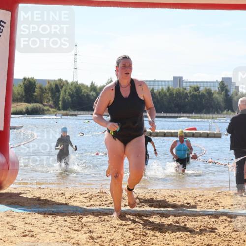 07.09.2025 - 19. Norderstedt Triathlon Luisa Fischer http://msf.ph/oto/8766283 07.09.2025 12:38:48 Schwimmen 320, 352, 359 meine-sportfotos.de