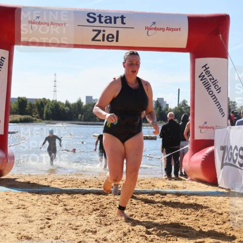 07.09.2025 - 19. Norderstedt Triathlon Luisa Fischer http://msf.ph/oto/8766296 07.09.2025 12:38:49 Schwimmen 320, 352, 359, 777 meine-sportfotos.de