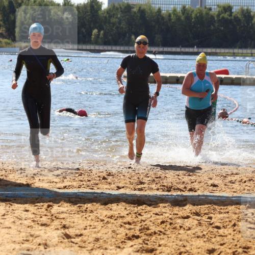 07.09.2025 - 19. Norderstedt Triathlon Luisa Fischer http://msf.ph/oto/8766307 07.09.2025 12:38:52 Schwimmen 320, 334, 352, 359, 777 meine-sportfotos.de