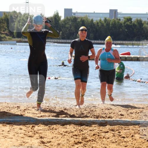 07.09.2025 - 19. Norderstedt Triathlon Luisa Fischer http://msf.ph/oto/8766322 07.09.2025 12:38:53 Schwimmen 320, 334, 352, 359, 777 meine-sportfotos.de