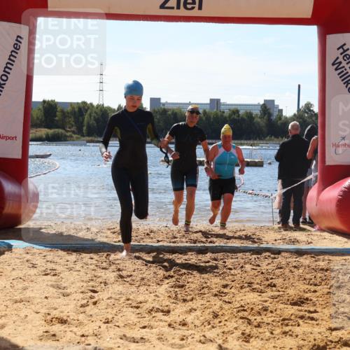 07.09.2025 - 19. Norderstedt Triathlon Luisa Fischer http://msf.ph/oto/8766332 07.09.2025 12:38:54 Schwimmen 320, 334, 352, 359, 777 meine-sportfotos.de