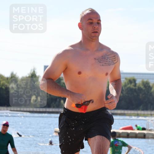 07.09.2025 - 19. Norderstedt Triathlon Luisa Fischer http://msf.ph/oto/8766494 07.09.2025 12:39:58 Schwimmen 349 meine-sportfotos.de