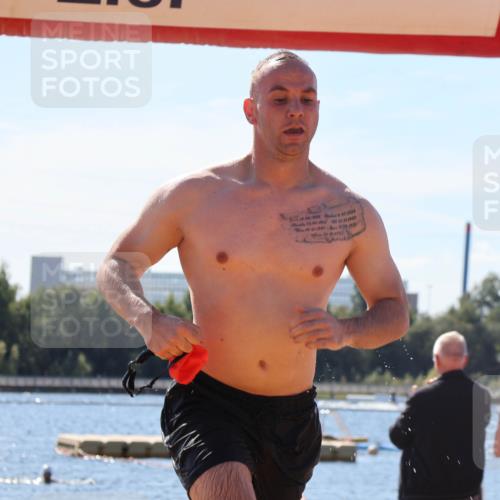 07.09.2025 - 19. Norderstedt Triathlon Luisa Fischer http://msf.ph/oto/8766500 07.09.2025 12:39:58 Schwimmen 349 meine-sportfotos.de