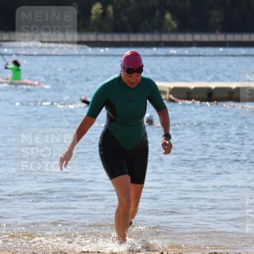 07.09.2025 - 19. Norderstedt Triathlon Luisa Fischer http://msf.ph/oto/8766524 07.09.2025 12:40:01 Schwimmen 337, 349 meine-sportfotos.de