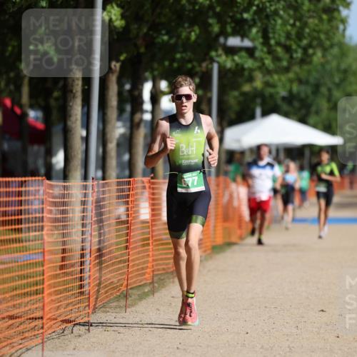 07.09.2025 - 19. Norderstedt Triathlon Michael Strokosch http://msf.ph/oto/8766543 07.09.2025 10:50:19 Laufen 677 meine-sportfotos.de