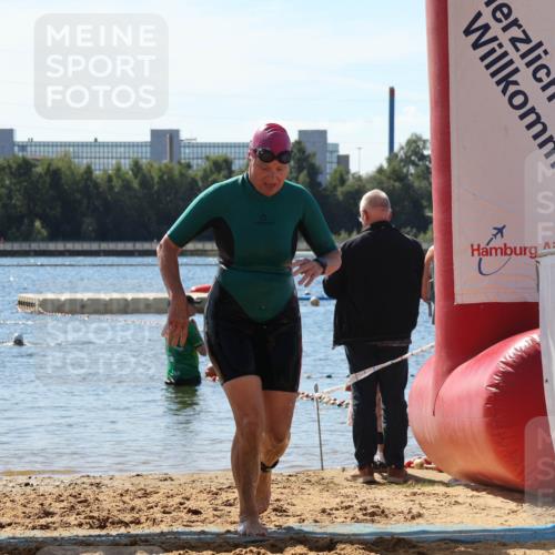 07.09.2025 - 19. Norderstedt Triathlon Luisa Fischer http://msf.ph/oto/8766559 07.09.2025 12:40:05 Schwimmen 337, 349 meine-sportfotos.de