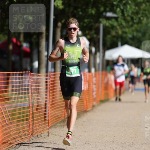 07.09.2025 - 19. Norderstedt Triathlon Michael Strokosch http://msf.ph/oto/8766587 07.09.2025 10:50:20 Laufen 677 meine-sportfotos.de