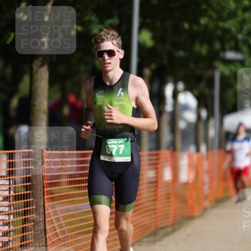 07.09.2025 - 19. Norderstedt Triathlon Michael Strokosch http://msf.ph/oto/8766615 07.09.2025 10:50:21 Laufen 677 meine-sportfotos.de