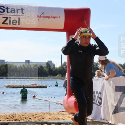 07.09.2025 - 19. Norderstedt Triathlon Luisa Fischer http://msf.ph/oto/8766660 07.09.2025 12:40:59 Schwimmen 312 meine-sportfotos.de