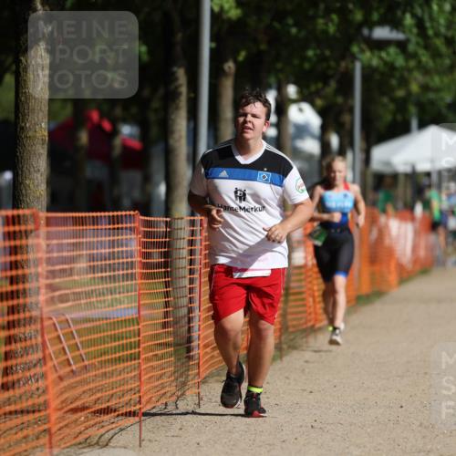 07.09.2025 - 19. Norderstedt Triathlon Michael Strokosch http://msf.ph/oto/8766669 07.09.2025 10:50:29 Laufen 67, 110, 1126 meine-sportfotos.de