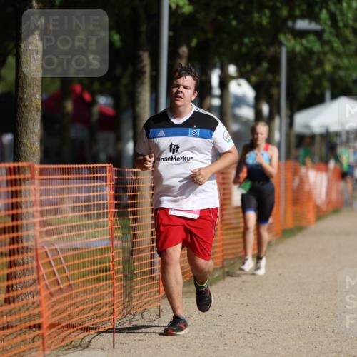 07.09.2025 - 19. Norderstedt Triathlon Michael Strokosch http://msf.ph/oto/8766673 07.09.2025 10:50:29 Laufen 67, 110, 1126 meine-sportfotos.de