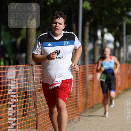07.09.2025 - 19. Norderstedt Triathlon Michael Strokosch http://msf.ph/oto/8766687 07.09.2025 10:50:31 Laufen 67, 110, 1126 meine-sportfotos.de