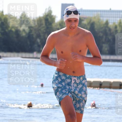 07.09.2025 - 19. Norderstedt Triathlon Luisa Fischer http://msf.ph/oto/8766732 07.09.2025 12:41:55 Schwimmen 356 meine-sportfotos.de