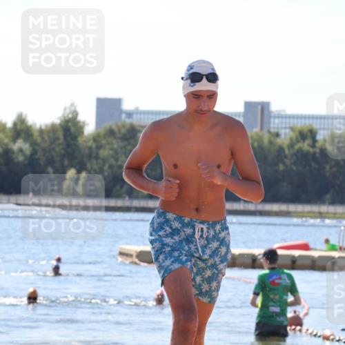 07.09.2025 - 19. Norderstedt Triathlon Luisa Fischer http://msf.ph/oto/8766736 07.09.2025 12:41:55 Schwimmen 356 meine-sportfotos.de