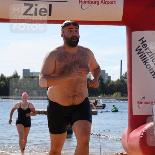 07.09.2025 - 19. Norderstedt Triathlon Luisa Fischer http://msf.ph/oto/8766771 07.09.2025 12:42:21 Schwimmen 335, 342, 708 meine-sportfotos.de