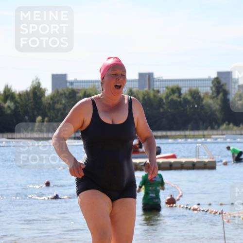 07.09.2025 - 19. Norderstedt Triathlon Luisa Fischer http://msf.ph/oto/8766787 07.09.2025 12:42:24 Schwimmen 335, 342, 708 meine-sportfotos.de