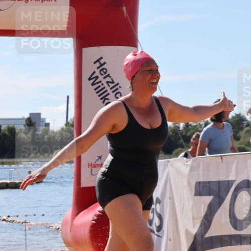 07.09.2025 - 19. Norderstedt Triathlon Luisa Fischer http://msf.ph/oto/8766800 07.09.2025 12:42:25 Schwimmen 335, 342, 708 meine-sportfotos.de