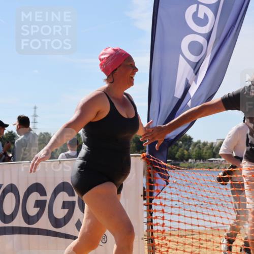 07.09.2025 - 19. Norderstedt Triathlon Luisa Fischer http://msf.ph/oto/8766804 07.09.2025 12:42:26 Schwimmen 335, 342, 708 meine-sportfotos.de