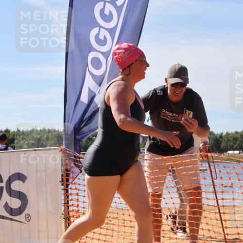 07.09.2025 - 19. Norderstedt Triathlon Luisa Fischer http://msf.ph/oto/8766806 07.09.2025 12:42:26 Schwimmen 335, 342, 708 meine-sportfotos.de
