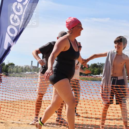 07.09.2025 - 19. Norderstedt Triathlon Luisa Fischer http://msf.ph/oto/8766808 07.09.2025 12:42:27 Schwimmen 335, 342, 708 meine-sportfotos.de