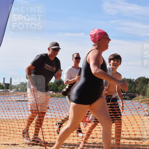 07.09.2025 - 19. Norderstedt Triathlon Luisa Fischer http://msf.ph/oto/8766810 07.09.2025 12:42:27 Schwimmen 335, 342, 708 meine-sportfotos.de