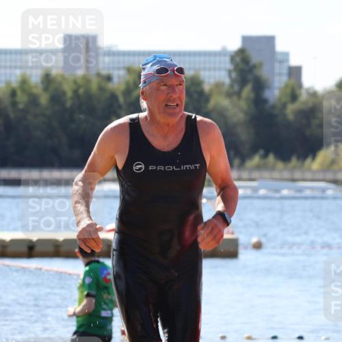 07.09.2025 - 19. Norderstedt Triathlon Luisa Fischer http://msf.ph/oto/8766834 07.09.2025 12:43:46 Schwimmen 325 meine-sportfotos.de
