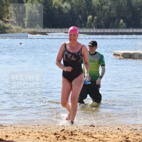 07.09.2025 - 19. Norderstedt Triathlon Luisa Fischer http://msf.ph/oto/8766870 07.09.2025 12:45:18 Schwimmen 354 meine-sportfotos.de