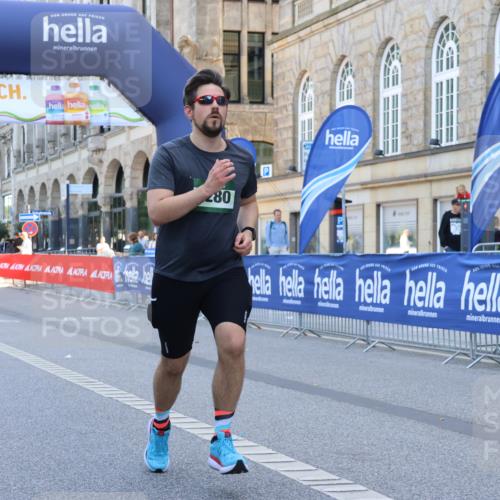 07.09.2025 - BARMER Alsterlauf Strokosch-Dieckow http://msf.ph/oto/8766998 07.09.2025 10:30:35 Ziel 3324, 3451, 6239 meine-sportfotos.de