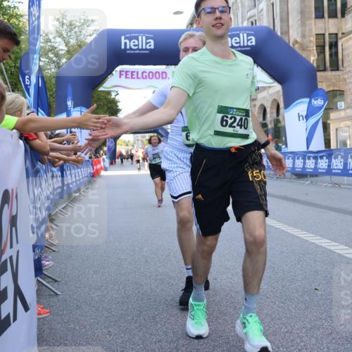 07.09.2025 - BARMER Alsterlauf Strokosch-Dieckow http://msf.ph/oto/8767191 07.09.2025 10:31:02 Ziel 2001, 2563, 4388, 5537, 5599 meine-sportfotos.de