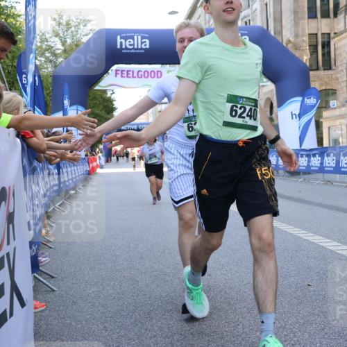 07.09.2025 - BARMER Alsterlauf Strokosch-Dieckow http://msf.ph/oto/8767201 07.09.2025 10:31:02 Ziel 2001, 2563, 4388, 5537, 5599 meine-sportfotos.de