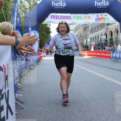 07.09.2025 - BARMER Alsterlauf Strokosch-Dieckow http://msf.ph/oto/8767223 07.09.2025 10:31:06 Ziel 2001, 4388, 5599 meine-sportfotos.de